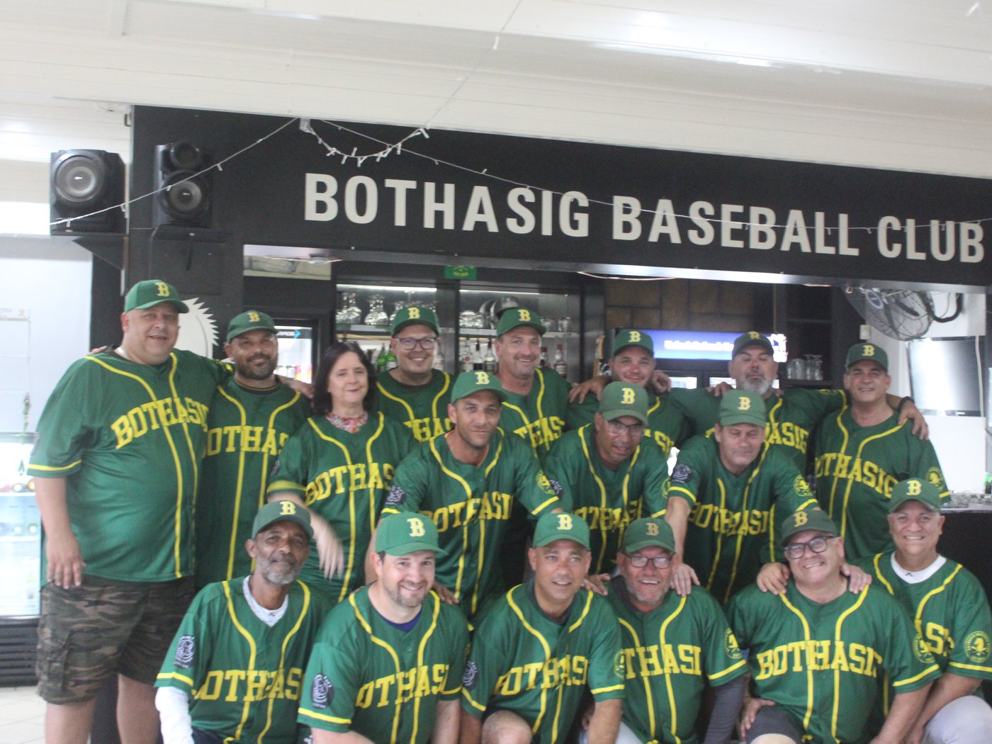 Bothasig Baseball Club team at the clubhouse