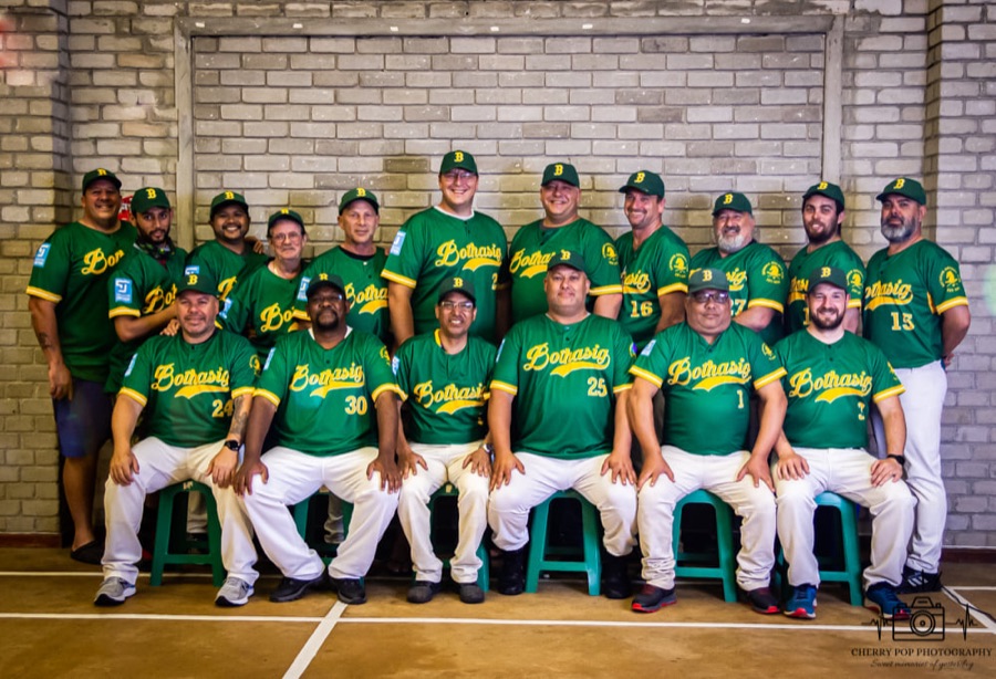 Masters team action photo 1