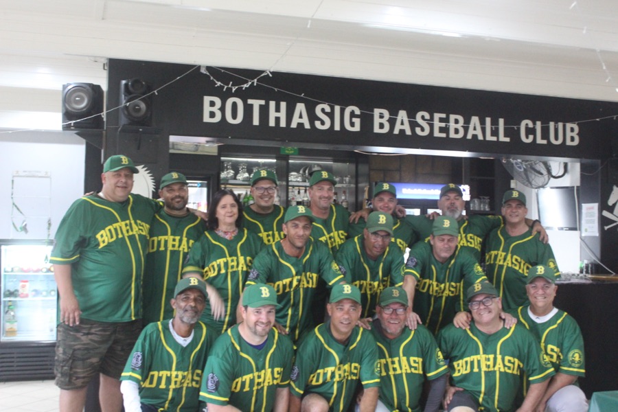 Masters team action photo 4