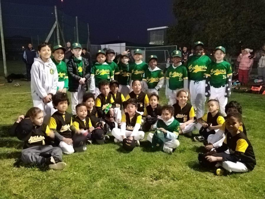 Pee Wee team action photo 2
